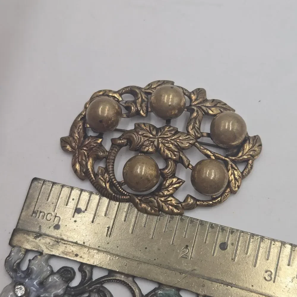 Vintage Antique Edwardian High Relief Repousse Leaf Vine Oval Brooch Pin Brass